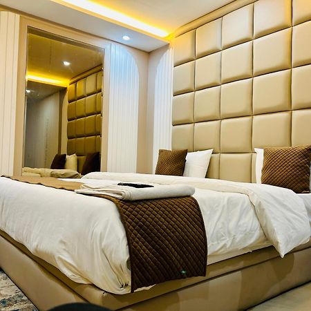 Bob Adventures Hotel เดห์ราดุน ภายนอก รูปภาพ