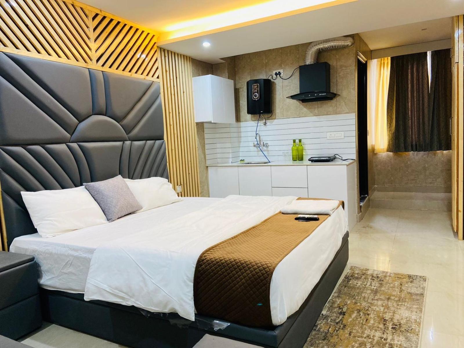 Bob Adventures Hotel เดห์ราดุน ภายนอก รูปภาพ